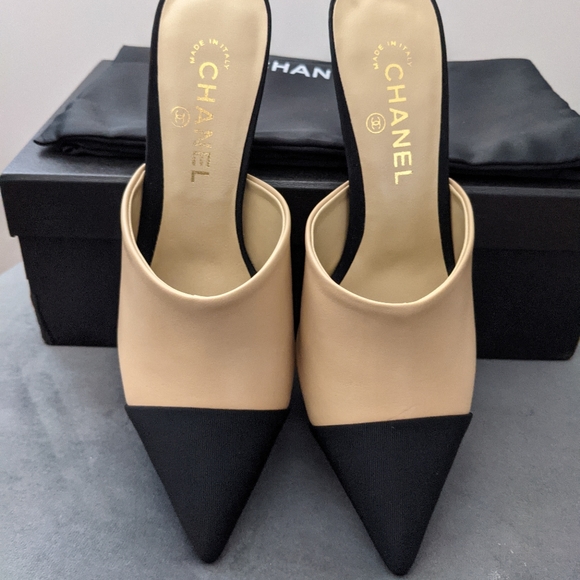 Beige and Black Pearl Mules - Picture 3 of 7